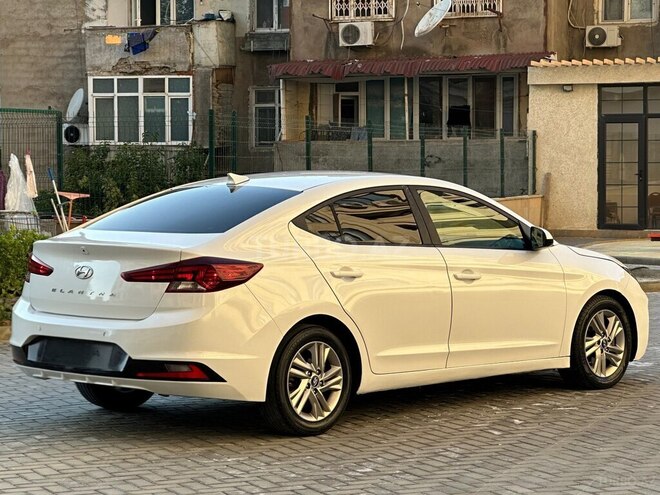Hyundai Elantra 2019, 201,168 km - 2.0 л - Bakı