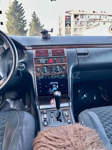 Mercedes E 240 1997, 420,232 km - 2.4 l - Sumqayıt