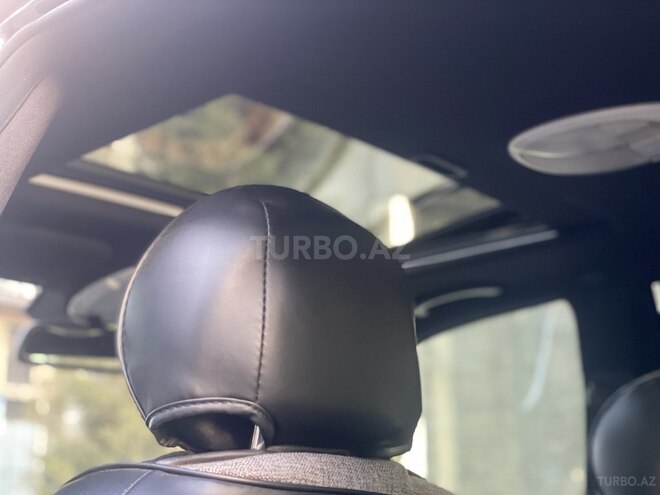 Mercedes E 220-11
