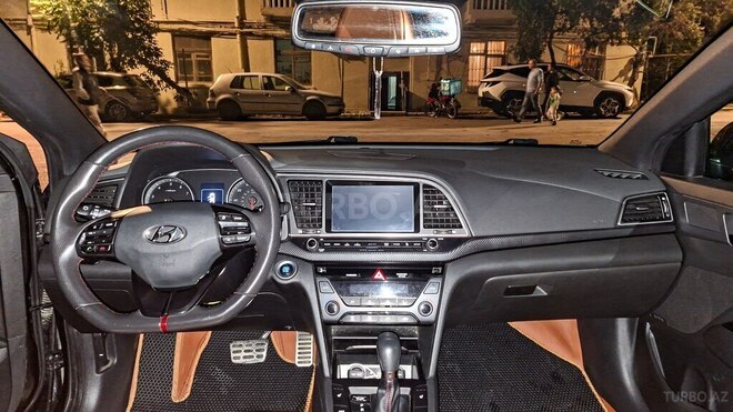 Hyundai Elantra 2017, 70,000 km - 1.6 л - Bakı