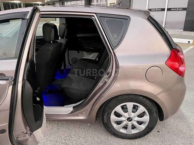 Kia Ceed 2009, 282,282 km - 1.6 л - Bakı