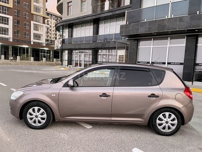 Kia Ceed 2009, 282,282 km - 1.6 л - Bakı