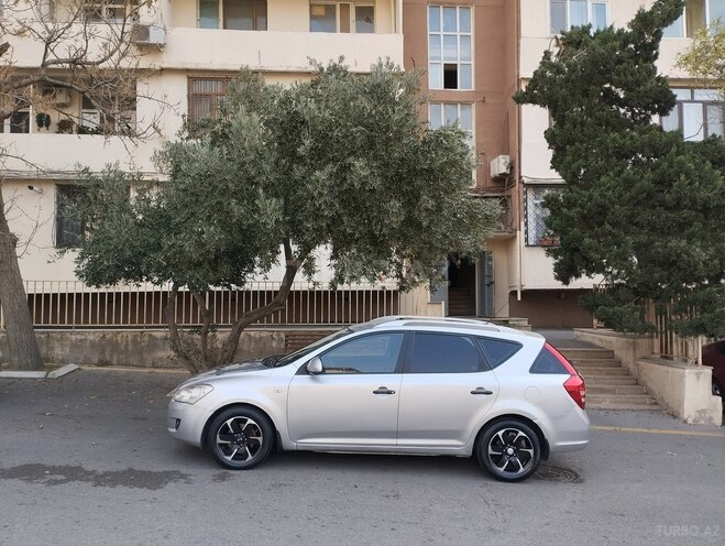 Kia  2008, 365,800 km - 1.6 l - Bakı