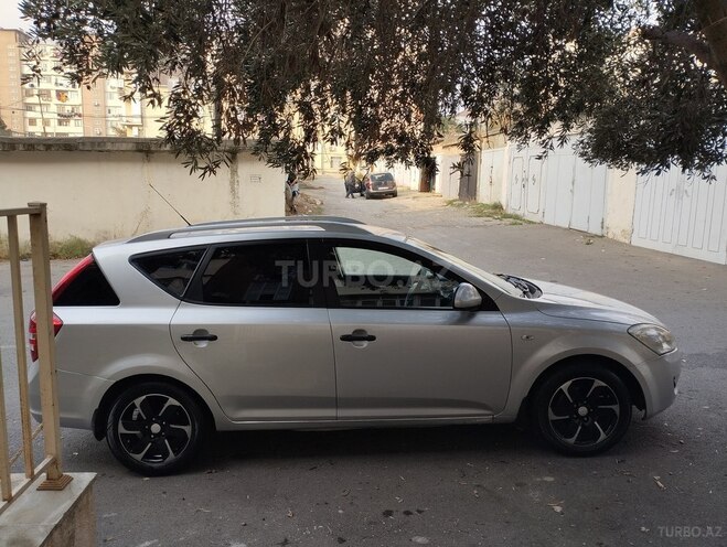 Kia  2008, 365,800 km - 1.6 l - Bakı