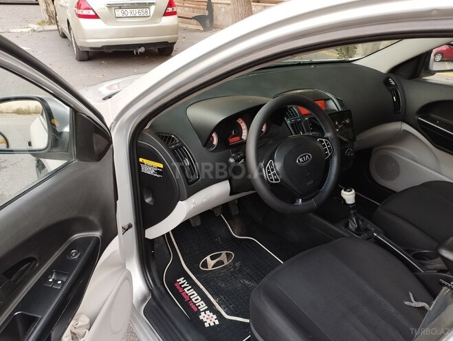 Kia  2008, 365,800 km - 1.6 l - Bakı