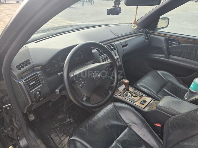 Mercedes E 280 1999, 350,000 km - 2.8 l - Bakı