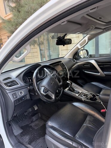 Mitsubishi Pajero Sport 2018, 164,000 km - 3.0 l - Bakı