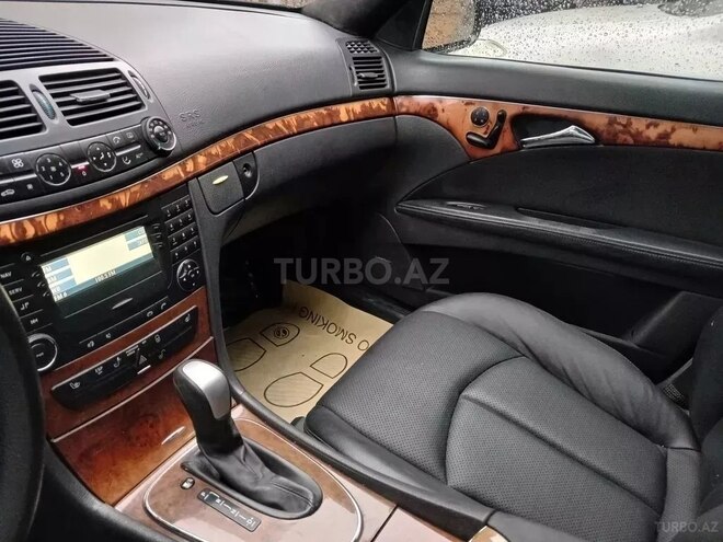 Mercedes E 320-9