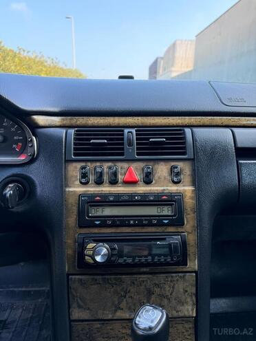 Mercedes E 280 1996, 278,550 km - 2.8 l - Bakı