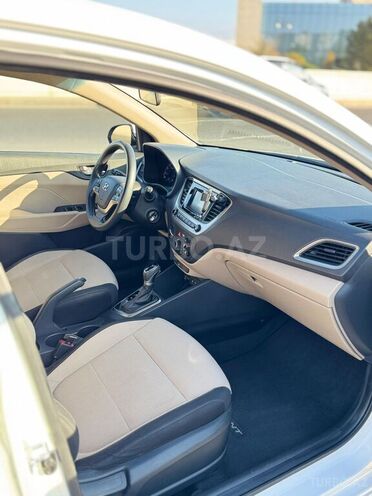 Hyundai Accent 2018, 120,701 km - 1.6 l - Bakı