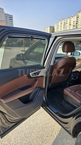 Audi Q7-11