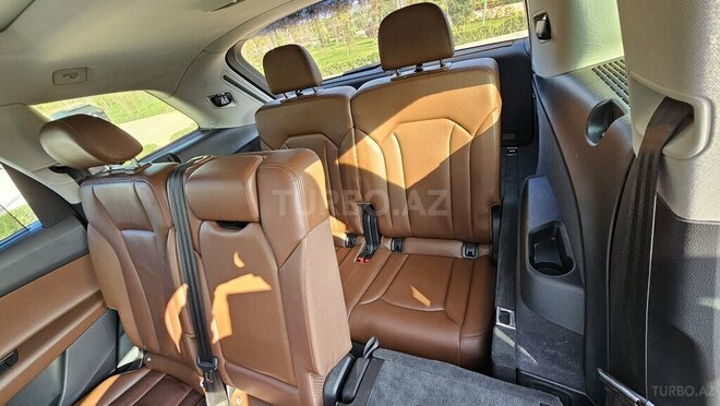 Audi Q7-18