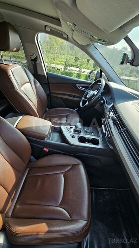 Audi Q7-17