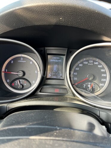 Hyundai Santa Fe 2013, 235,000 km - 2.0 л - Bakı