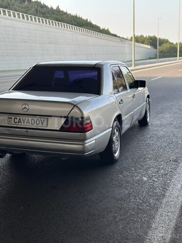 Mercedes 220 E 1993, 350,000 km - 2.2 l - Bakı