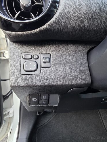 Toyota Aqua 2019, 61,000 km - 1.5 л - Gəncə