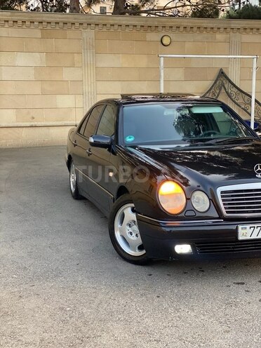 Mercedes E 200 1998, 450,000 km - 2.0 l - Bakı