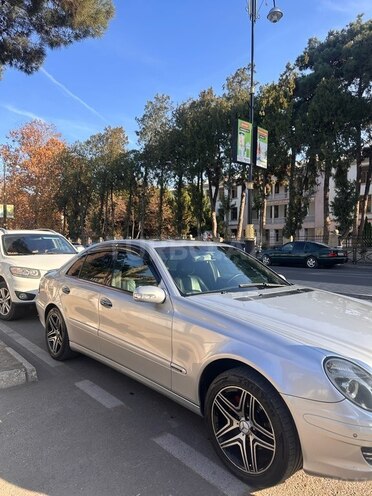Mercedes E 220 2004, 454,694 km - 2.2 l - Qazax