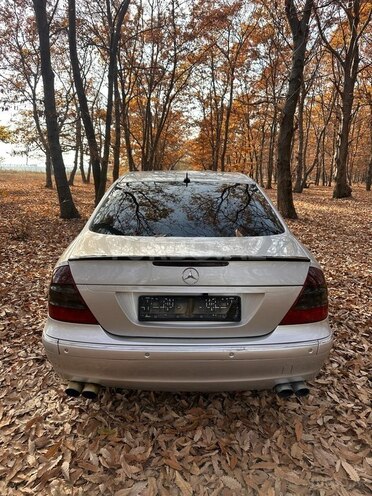 Mercedes E 220 2004, 454,694 km - 2.2 l - Qazax