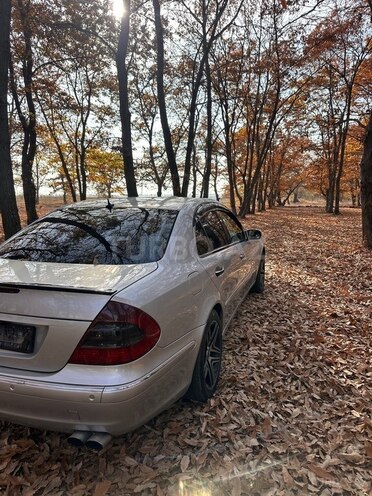 Mercedes E 220 2004, 454,694 km - 2.2 l - Qazax