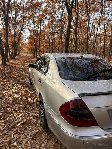 Mercedes E 220 2004, 454,694 km - 2.2 l - Qazax