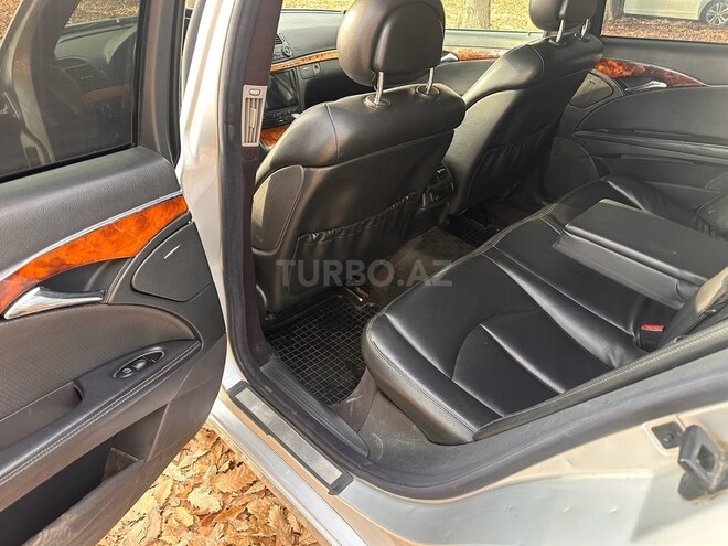 Mercedes E 220 2004, 454,694 km - 2.2 l - Qazax