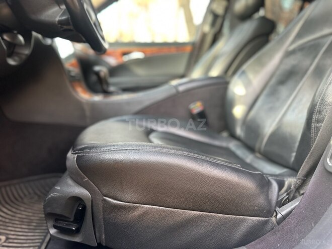 Mercedes E 220 2004, 454,694 km - 2.2 l - Qazax