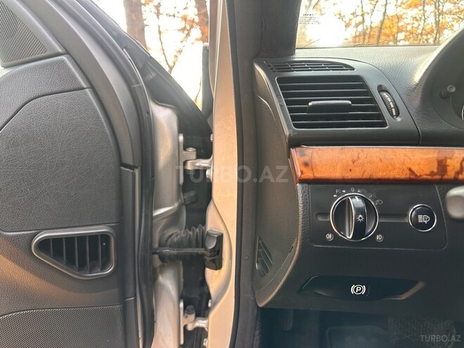 Mercedes E 220 2004, 454,694 km - 2.2 l - Qazax