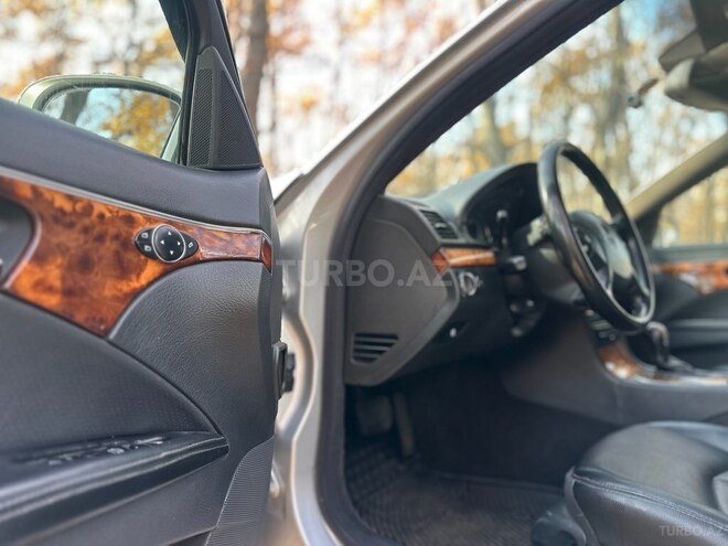 Mercedes E 220 2004, 454,694 km - 2.2 l - Qazax