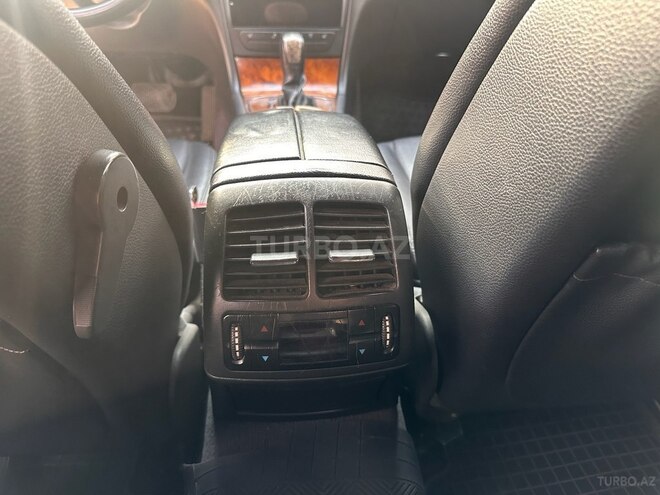 Mercedes E 220 2004, 454,694 km - 2.2 l - Qazax
