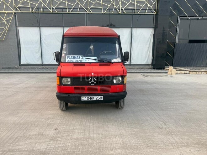 Mercedes 208 D 1992, 228,000 km - 2.3 л - Salyan