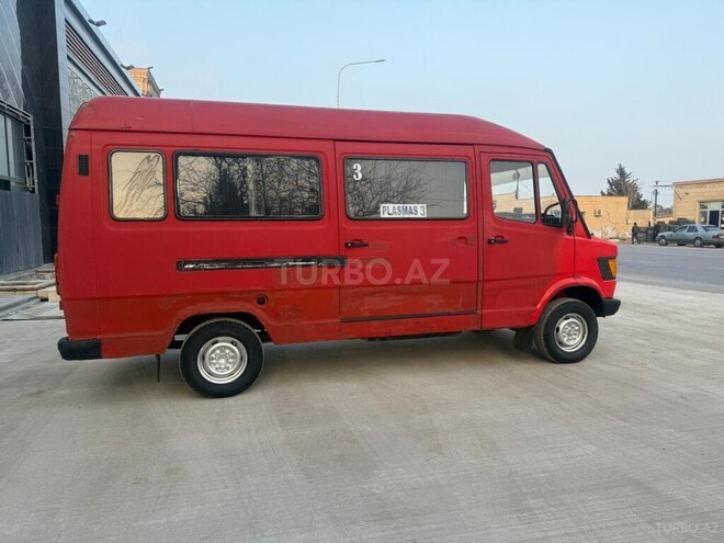 Mercedes 208 D 1992, 228,000 km - 2.3 л - Salyan
