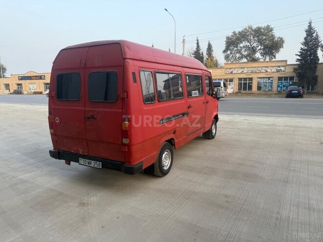 Mercedes 208 D 1992, 228,000 km - 2.3 л - Salyan
