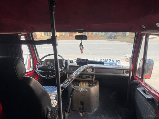 Mercedes 208 D 1992, 228,000 km - 2.3 л - Salyan