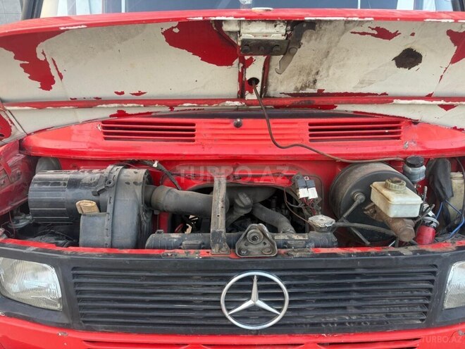 Mercedes 208 D 1992, 228,000 km - 2.3 л - Salyan