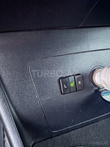 Toyota Prius 2013, 243,000 km - 1.8 л - Quba