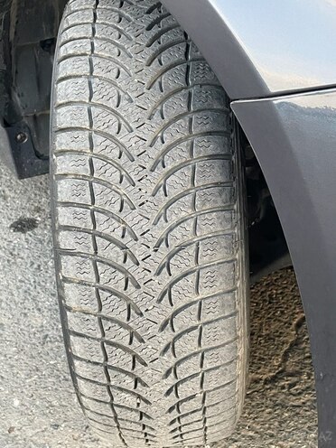 Toyota Prius 2013, 243,000 km - 1.8 л - Quba