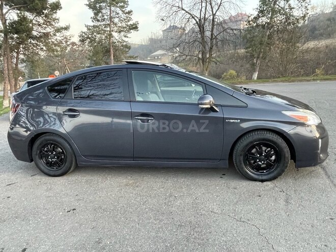Toyota Prius 2013, 243,000 km - 1.8 л - Quba