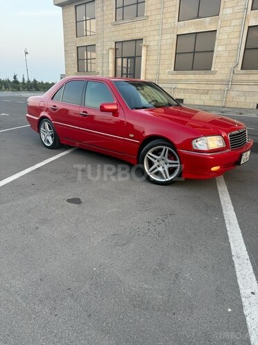 Mercedes C 240 2000, 241,000 km - 2.4 l - Bakı
