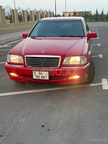Mercedes C 240 2000, 241,000 km - 2.4 l - Bakı