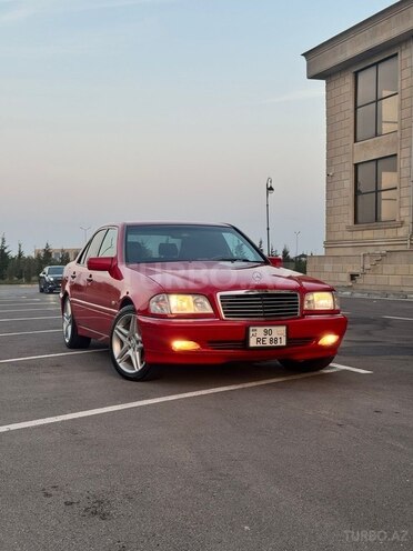 Mercedes C 240 2000, 241,000 km - 2.4 l - Bakı