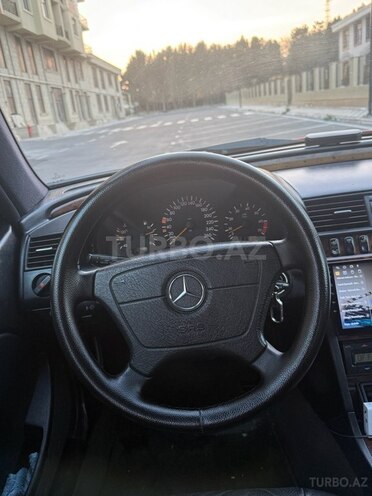 Mercedes C 240 2000, 241,000 km - 2.4 l - Bakı
