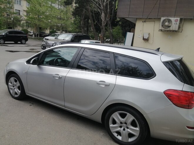 Opel Astra 2011, 188,000 km - 1.7 л - Bakı