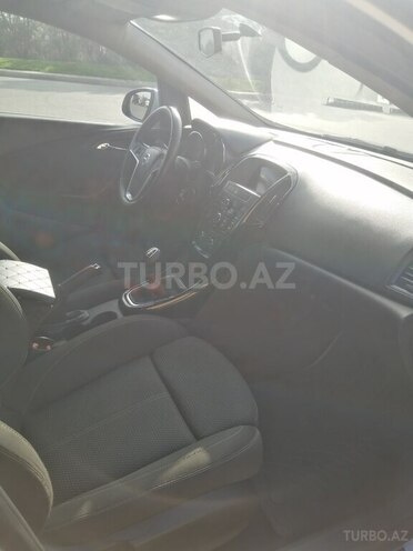 Opel Astra 2011, 188,000 km - 1.7 л - Bakı