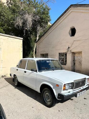 LADA (VAZ) 2107-1