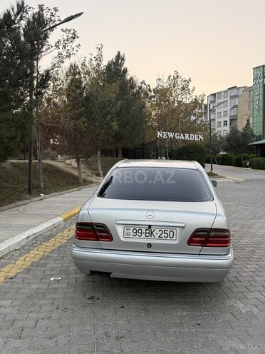 Mercedes E 240 1999, 524,065 km - 2.4 l - Bakı
