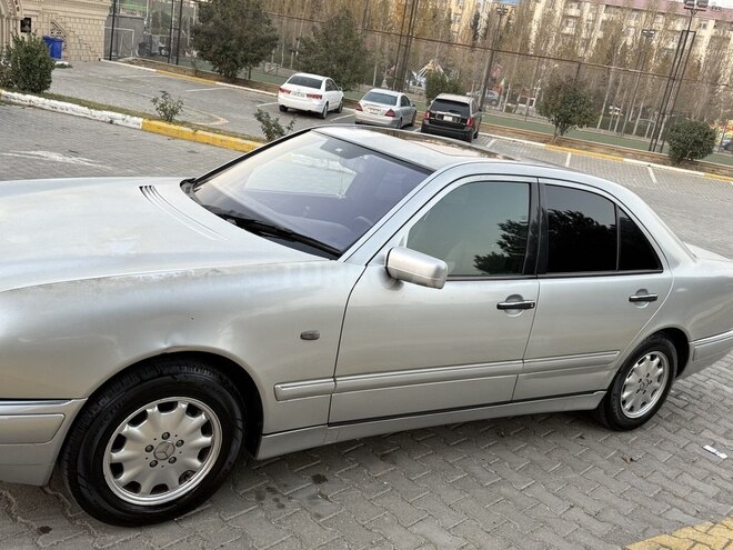 Mercedes E 240 1999, 524,065 km - 2.4 l - Bakı