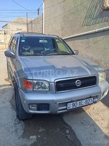 Nissan Pathfinder-1