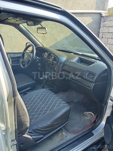 Nissan Pathfinder-2