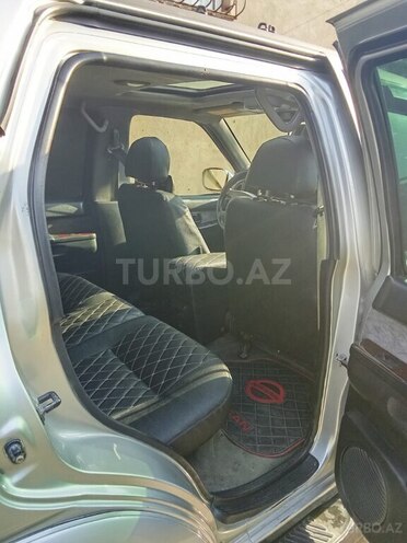 Nissan Pathfinder-9